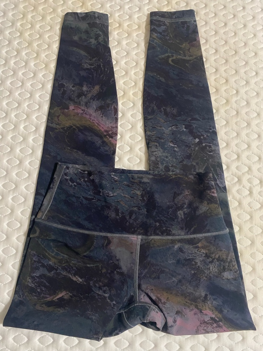 Lululemon high rise align leggings size 4! Inseam 25’